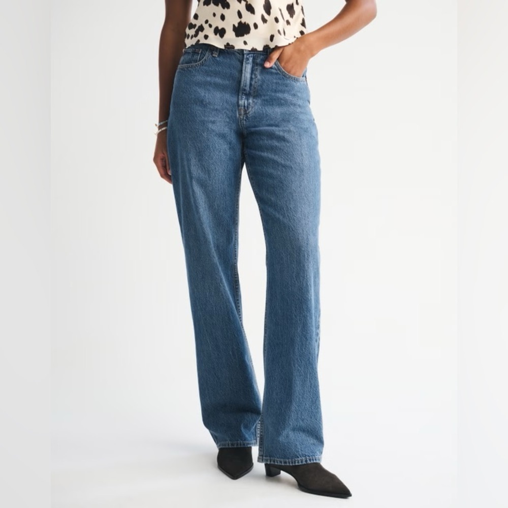 NWT! Abercrombie Curve Love Loose High Rise Jeans Medium Wash | Size 26 | - Picture 4 of 6